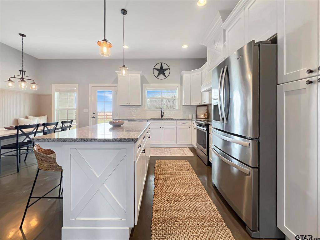 Mineola, TX 75773,20178 County Road 452