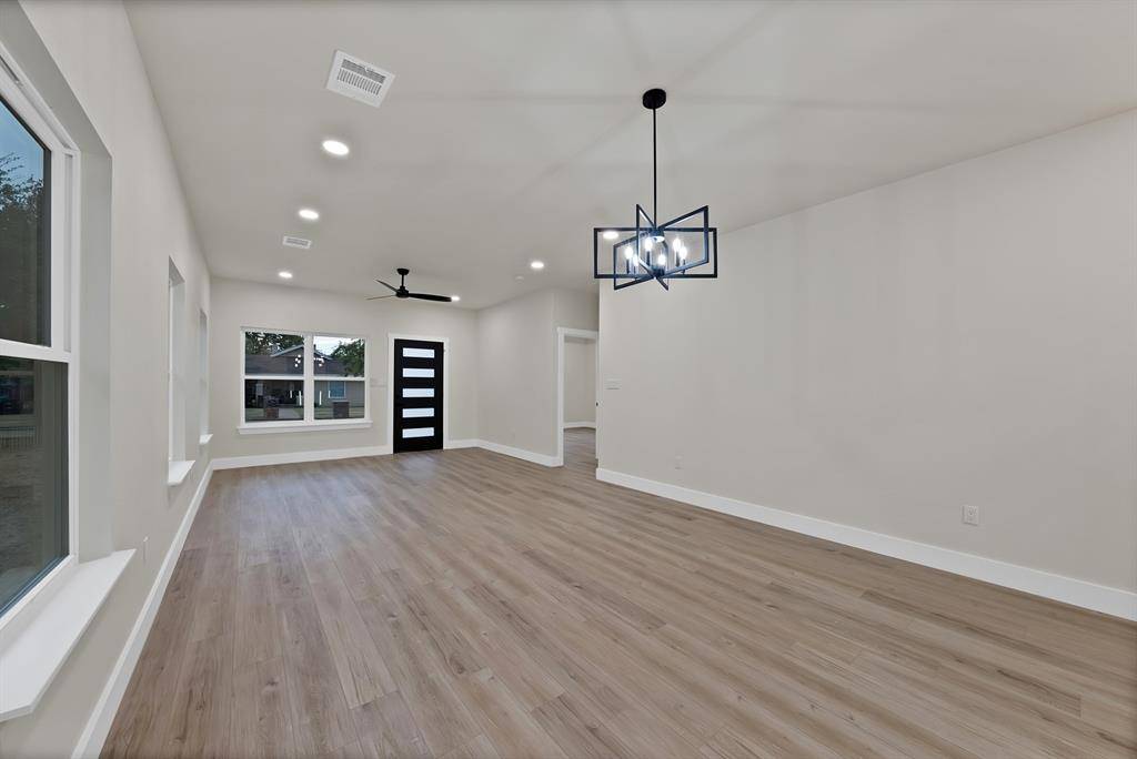 Fort Worth, TX 76105,3301 Avenue H