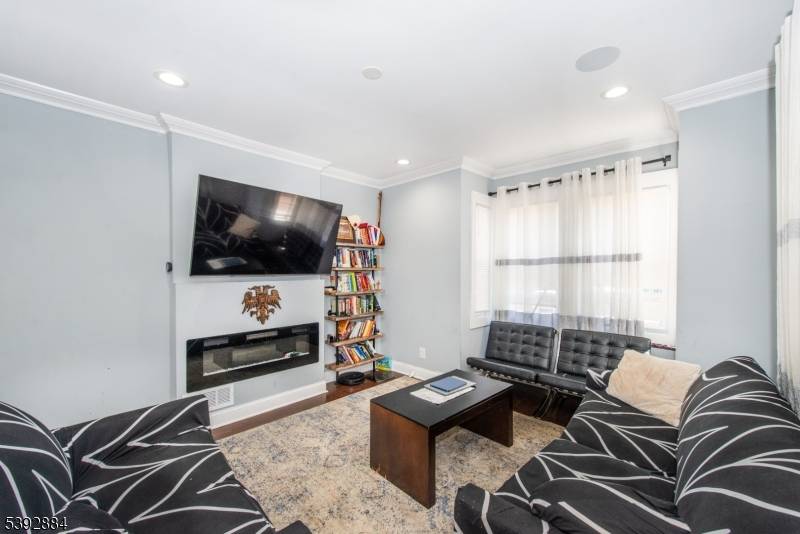 Belleville Twp., NJ 07109,403 405 Cortlandt St