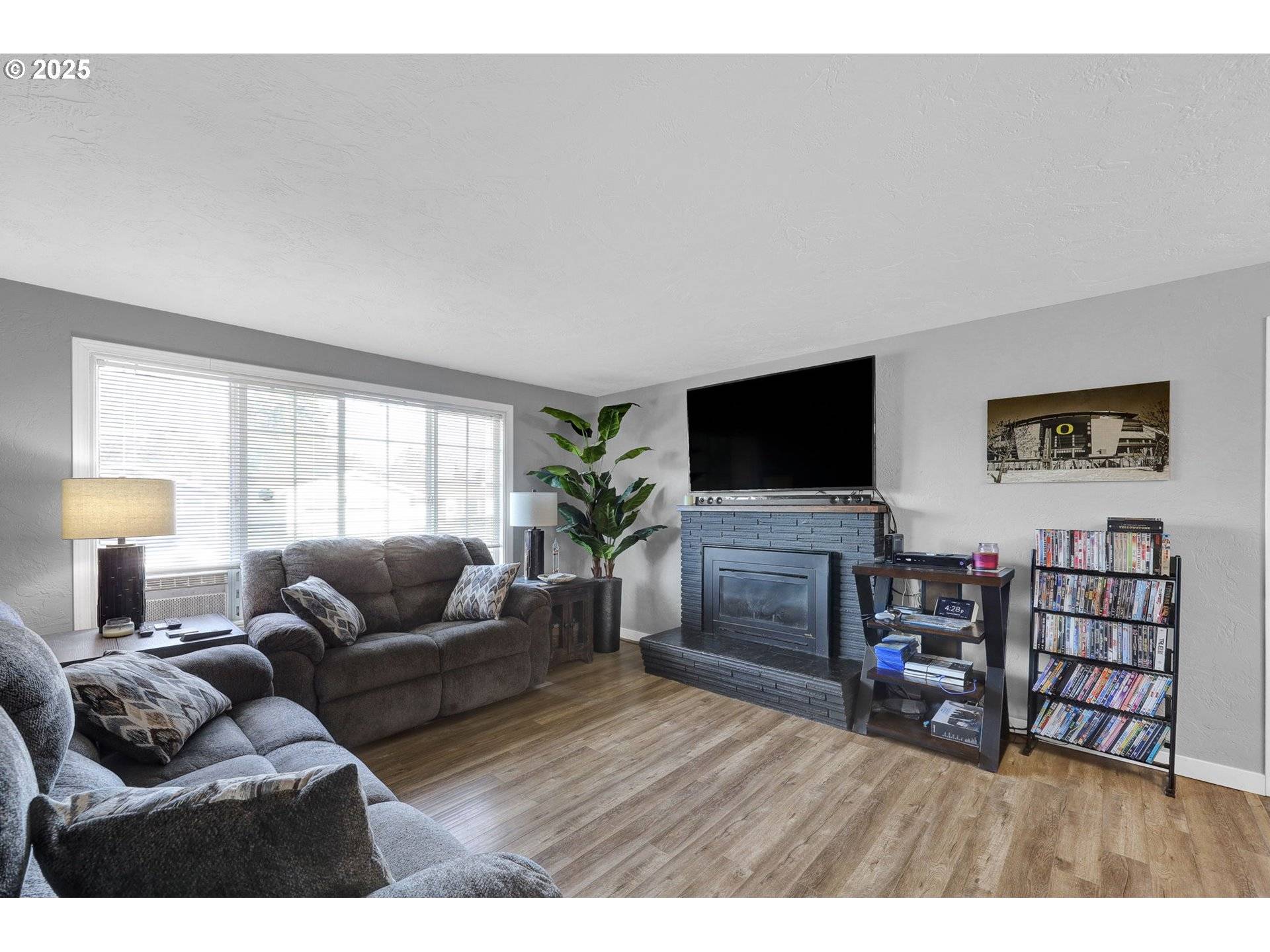 Springfield, OR 97477,1756 10TH ST