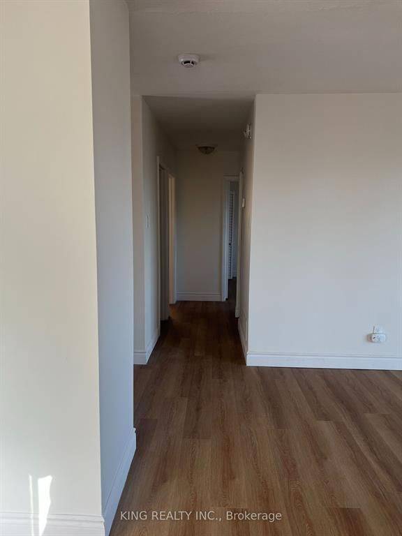 Toronto C13, ON M4A 2C5,215 Sloane AVE