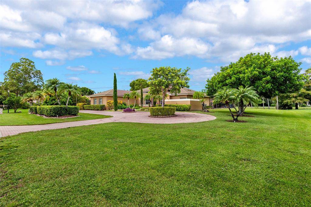 Davie, FL 33330,Address not disclosed