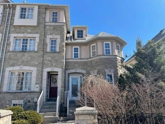 Richmond Hill, ON L4C 0L2,9031 Yonge ST