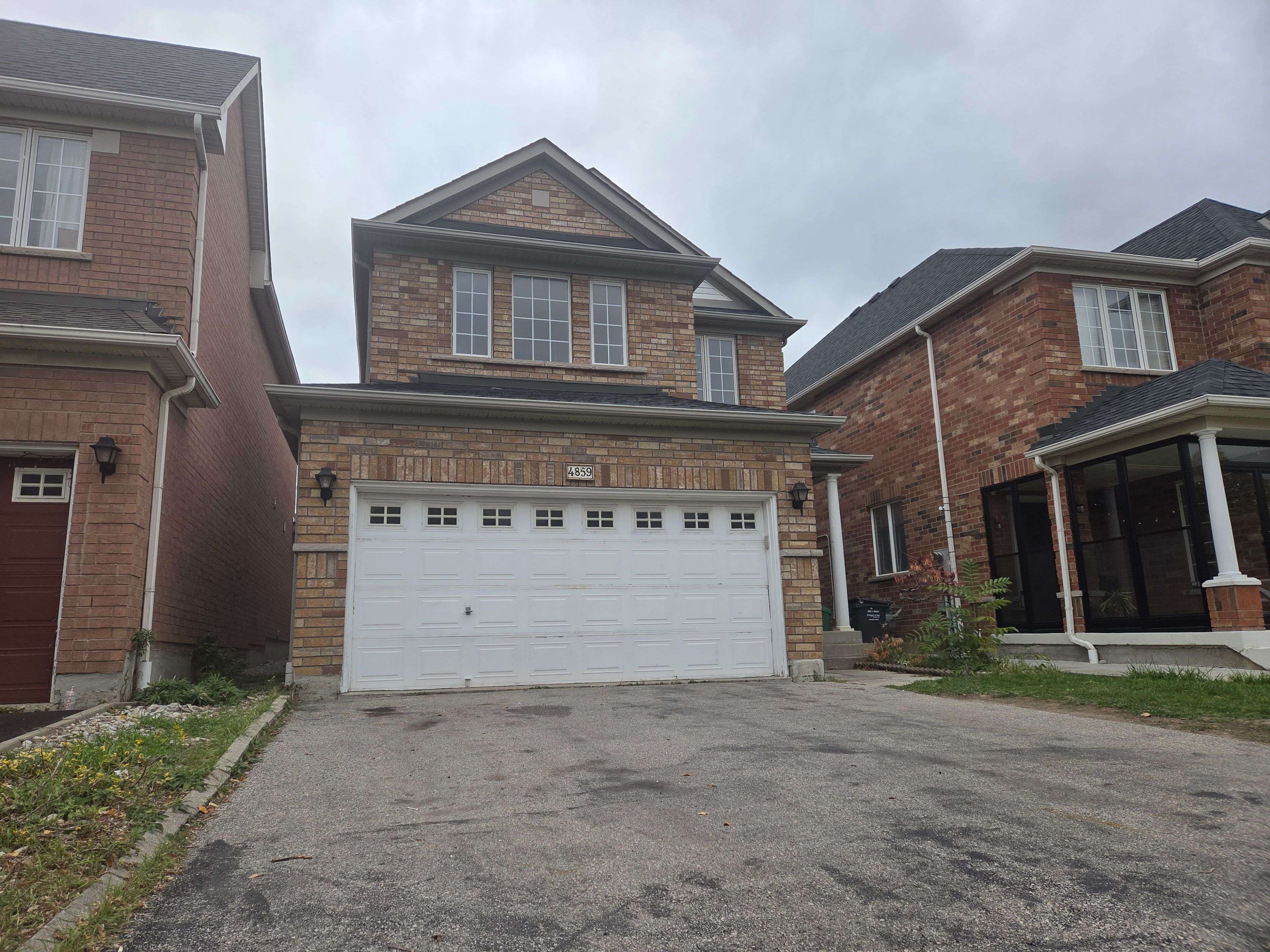 Mississauga, ON L5M 7R1,4859 Marble Arch Mews