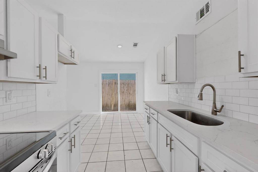 Dallas, TX 75217,9918 Cedar Mountain Circle