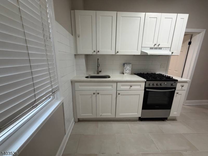 Union City, NJ 07087,139 40Th St