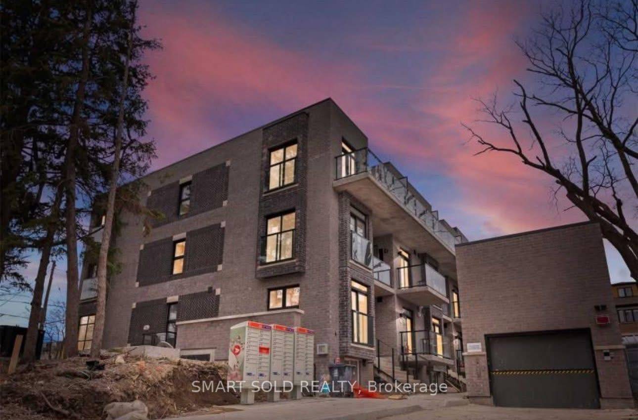 Toronto C14, ON M2M 0B8,51 Winlock PARK #24