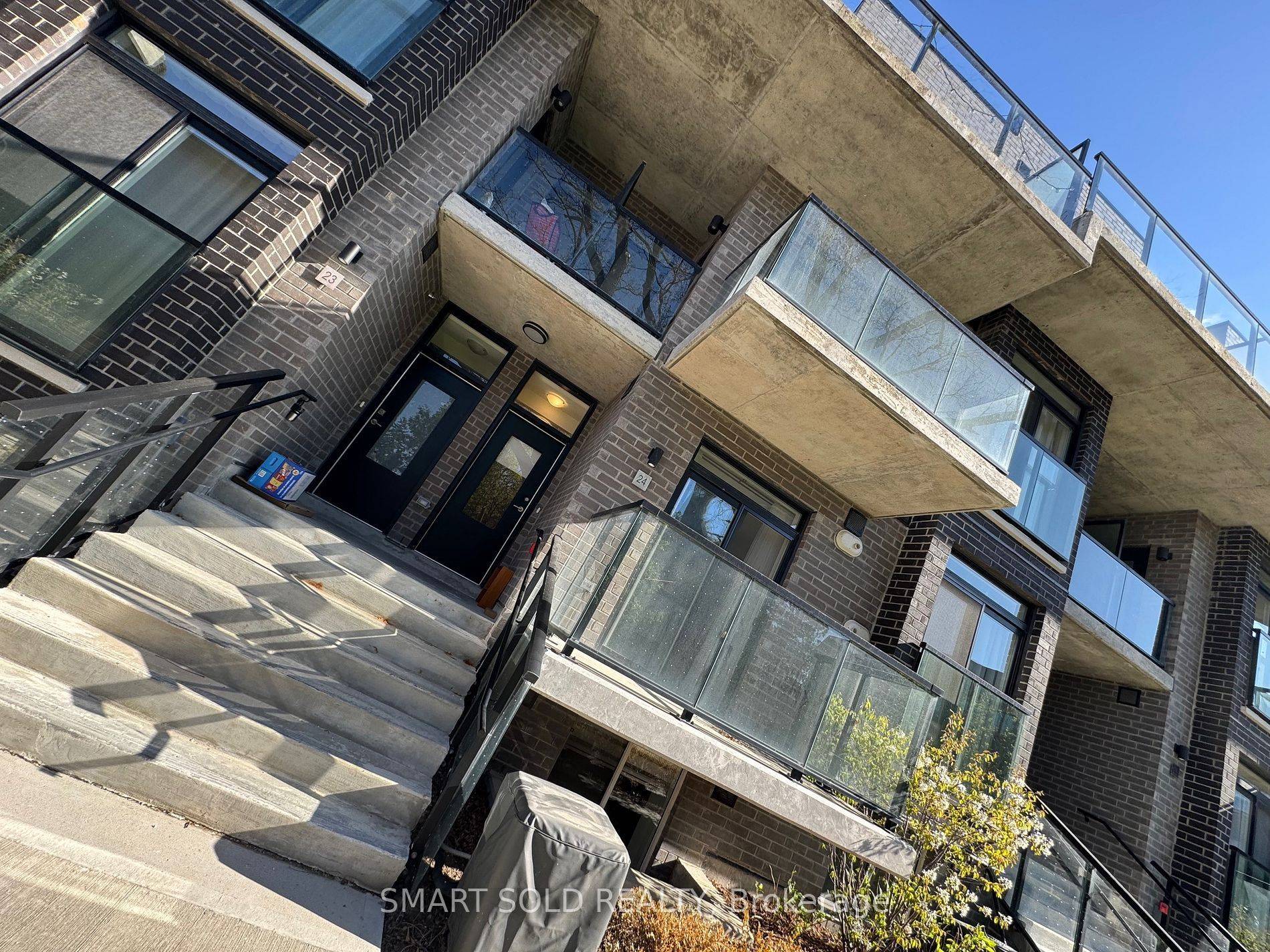 Toronto C14, ON M2M 0B8,51 Winlock PARK #24