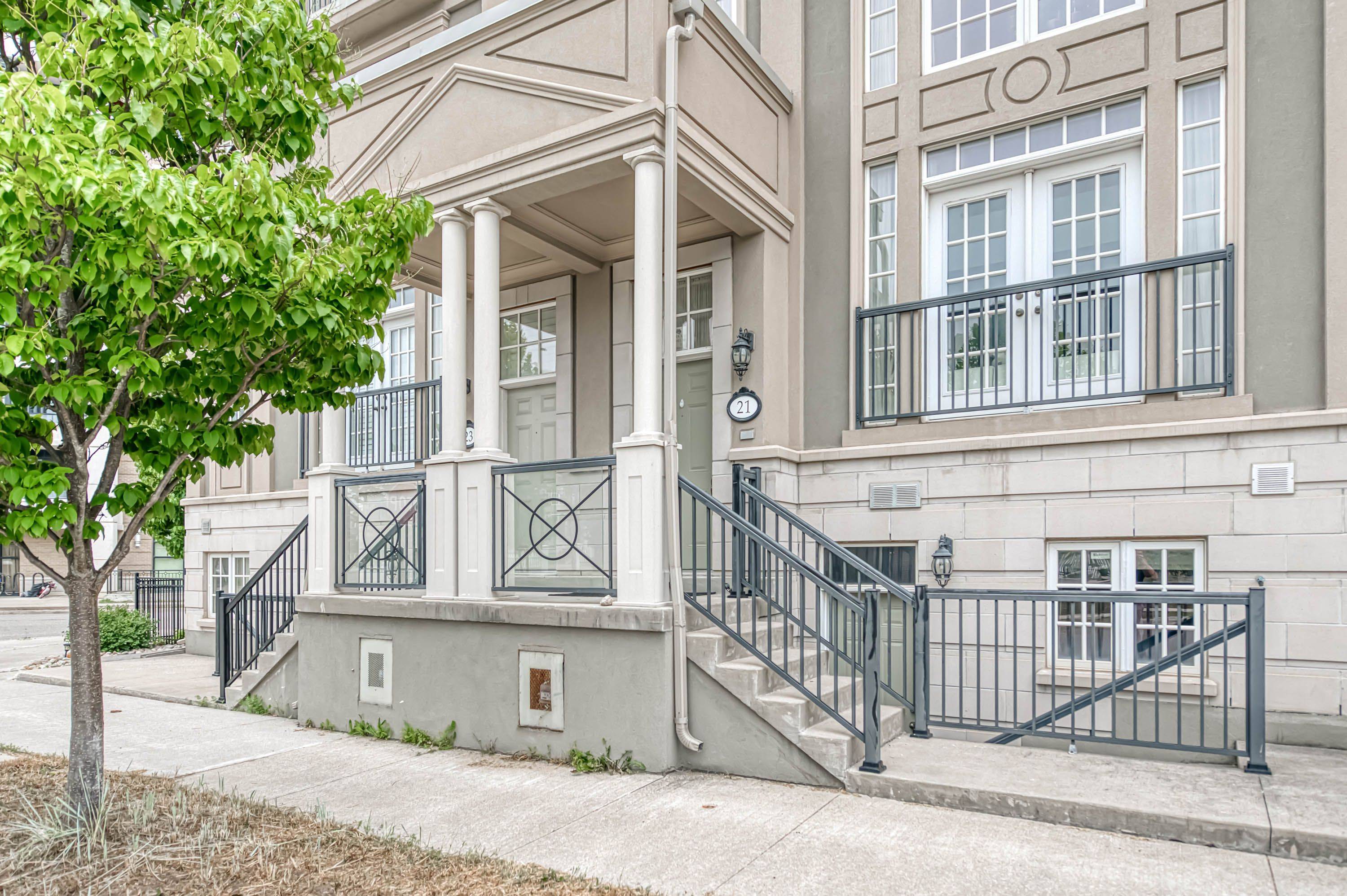 Markham, ON L6G 0C4,21 MACKENZIE'S STAND AVE