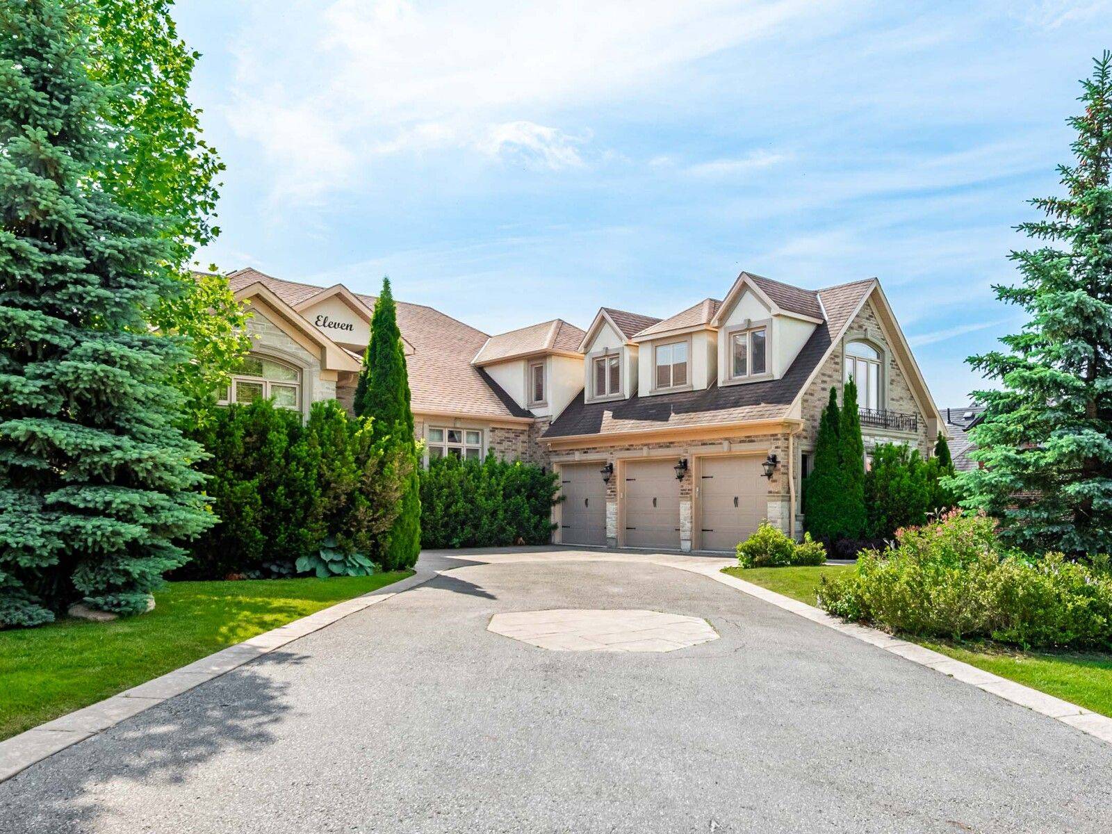 Richmond Hill, ON L4E 0B1,11 Macleod Estate CT