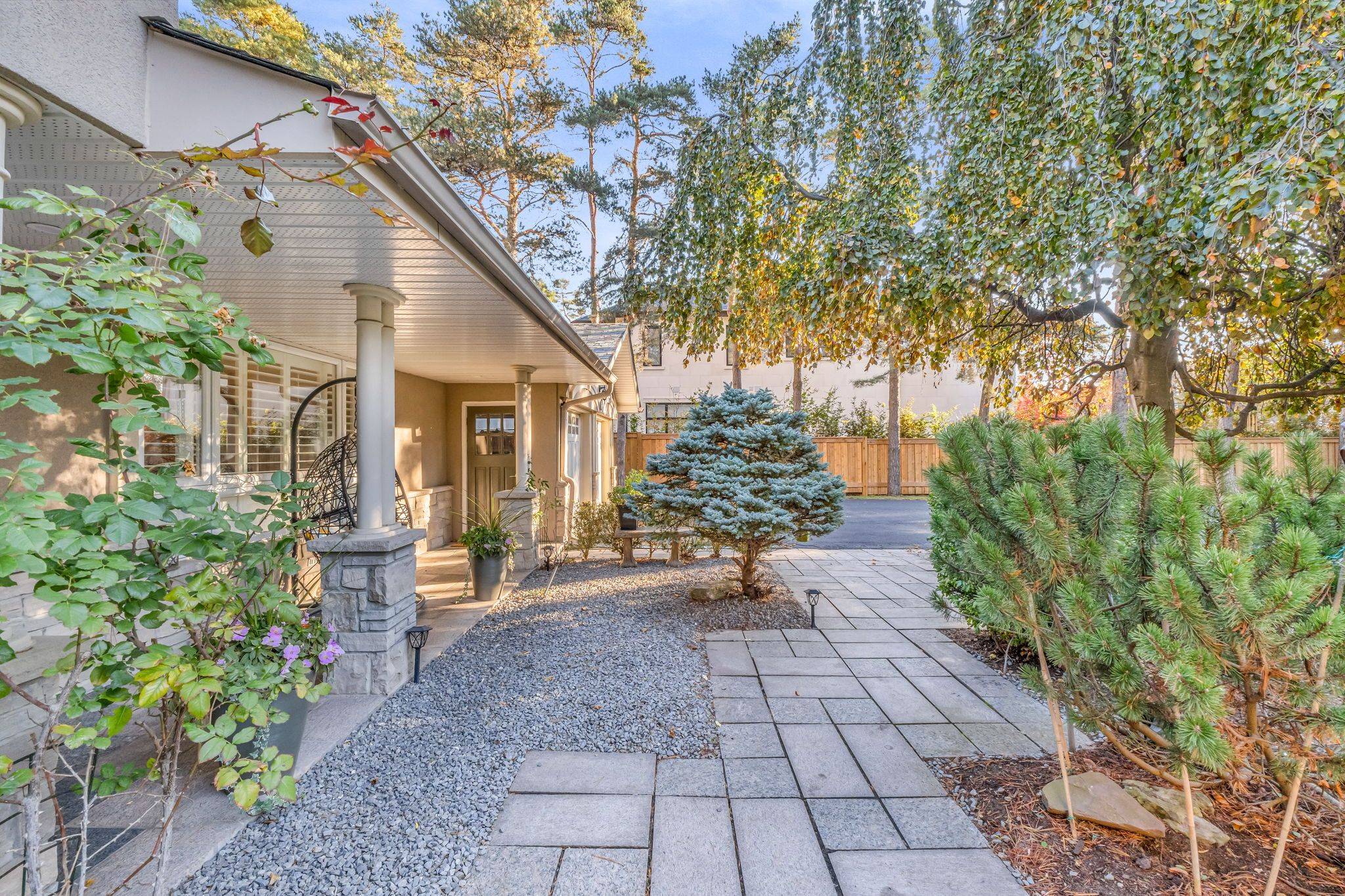 Mississauga, ON L5H 1R6,1049 Indian Rd RD