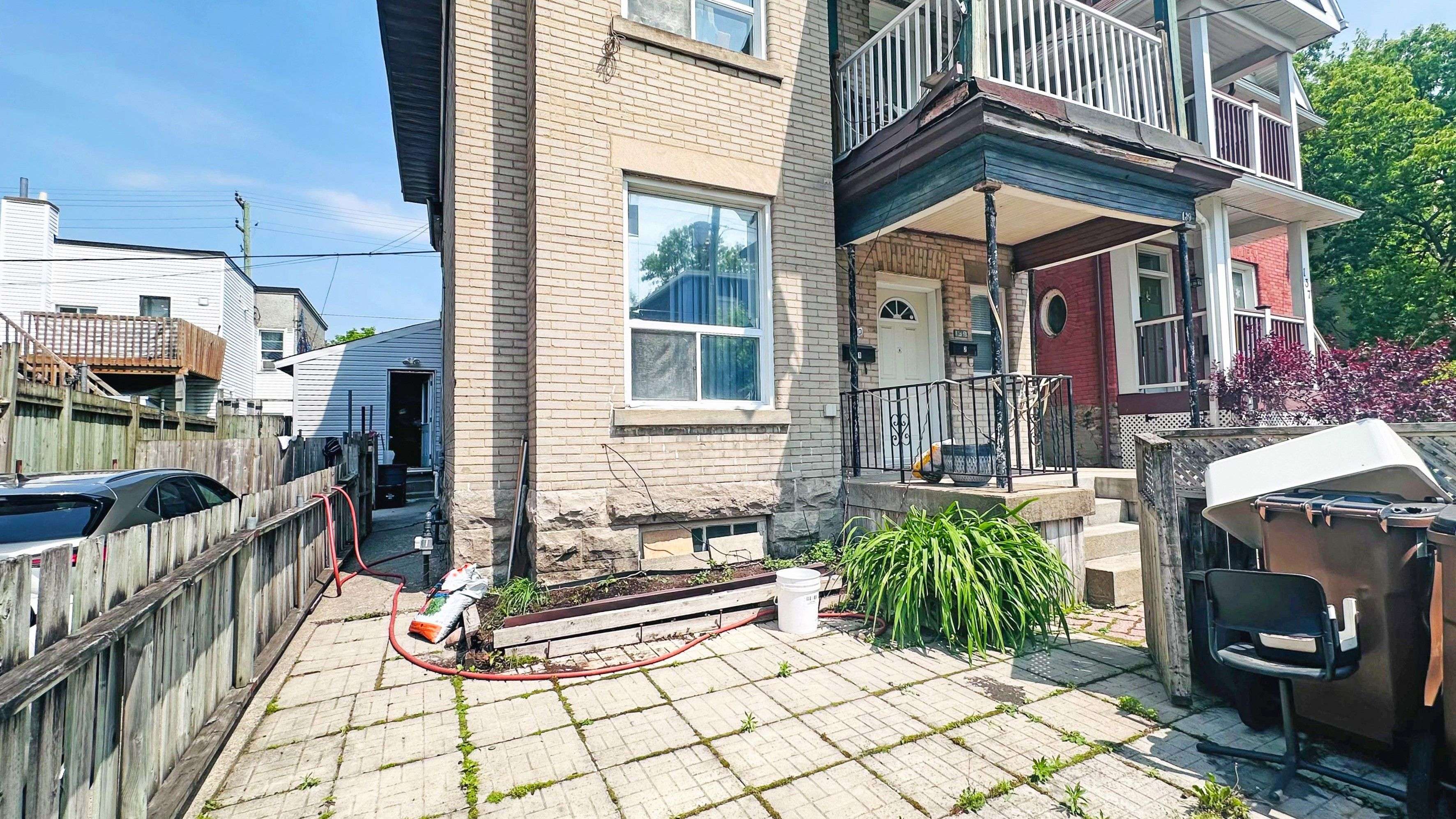 West Centre Town, ON K1R 6S7,139 Eccles ST