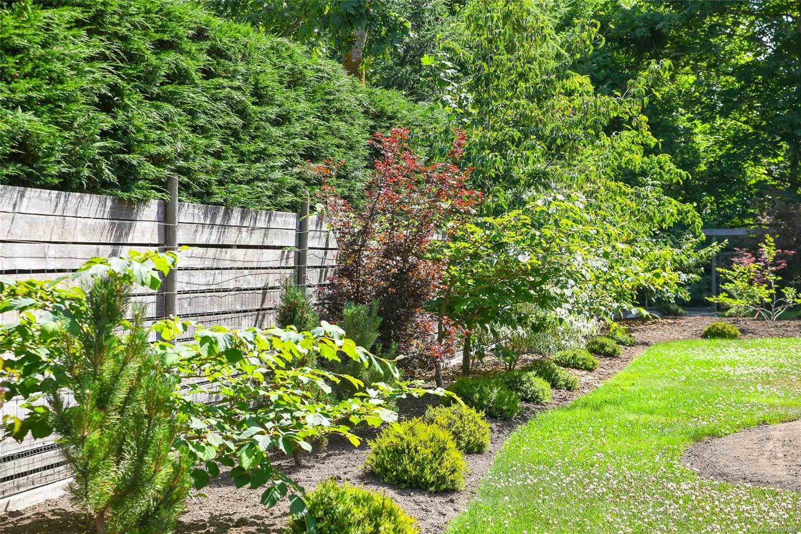 Royston, BC V0R 2V0,3767 Maple Lane