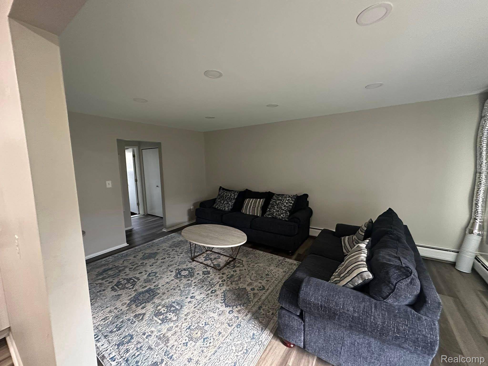 Dearborn Heights, MI 48127,7350 N INKSTER RD #10