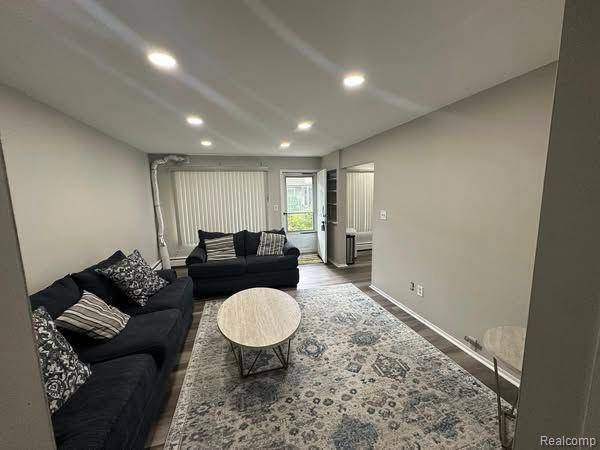 Dearborn Heights, MI 48127,7350 N INKSTER RD #10