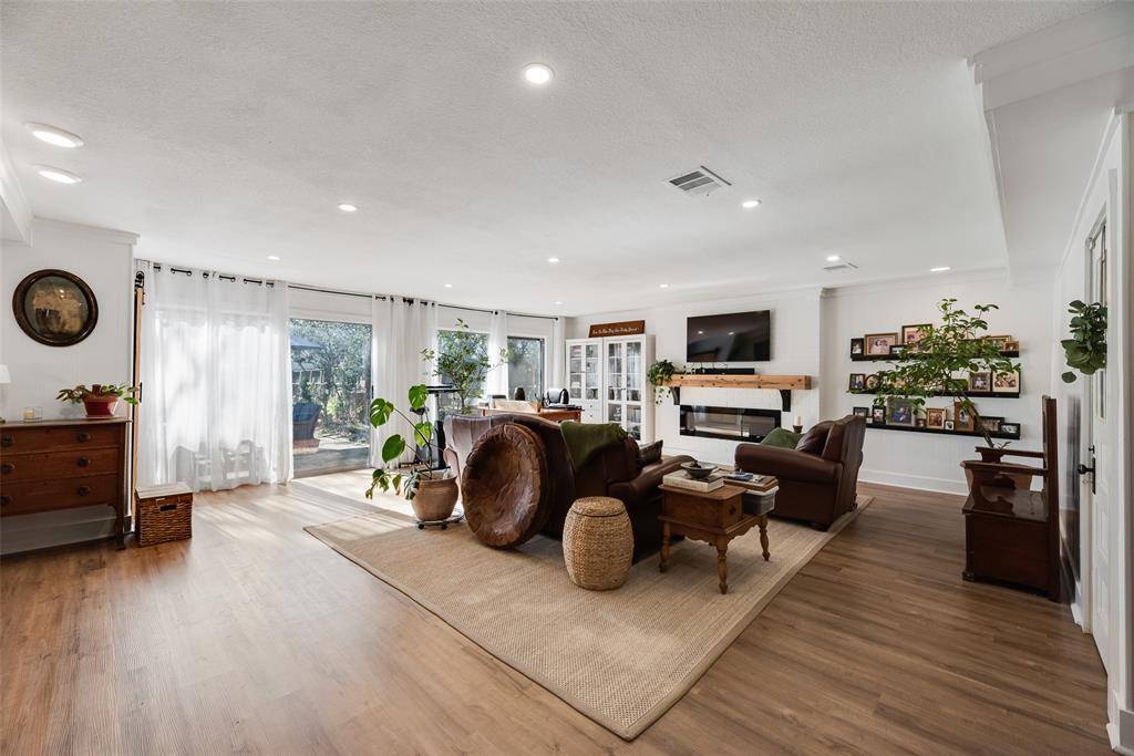 Fort Worth, TX 76111,2216 Lotus Avenue