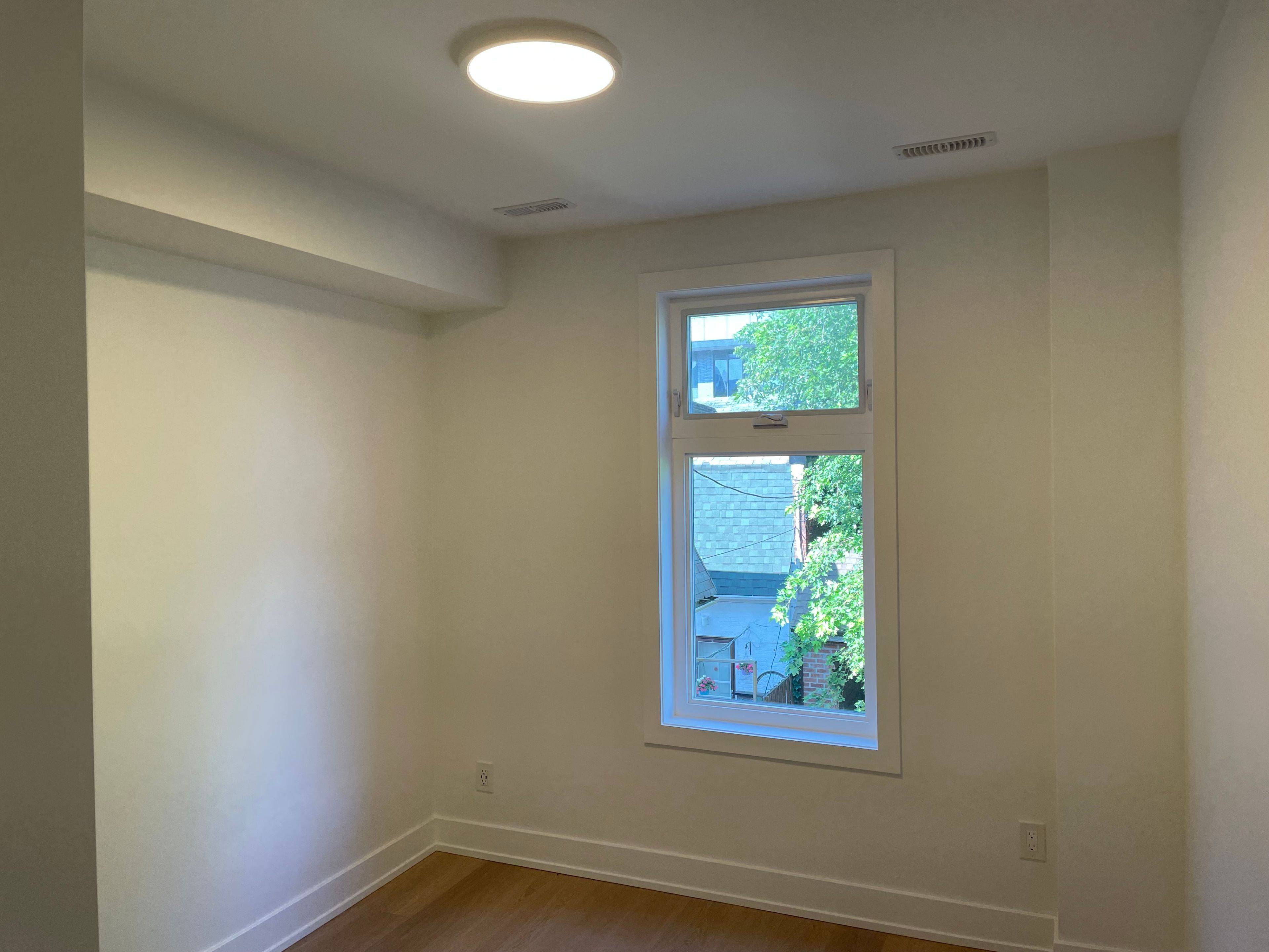 Toronto C01, ON M5S 2P7,370 Lippincott ST #Unit2