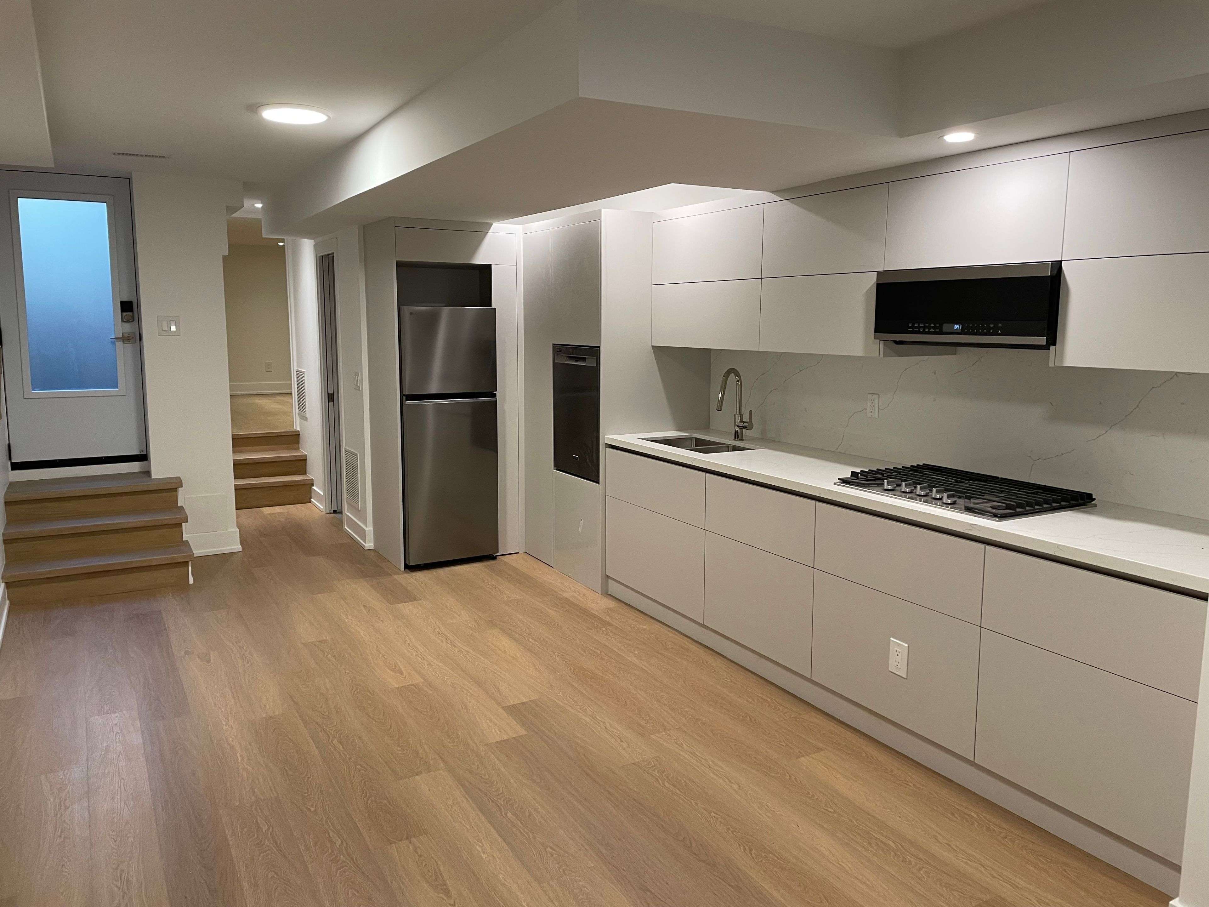 Toronto C01, ON M5S 2P7,370 Lippincott ST #Lower unit