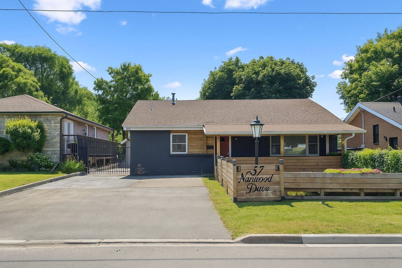 Brampton, ON L6W 1M1,57 Nanwood DR