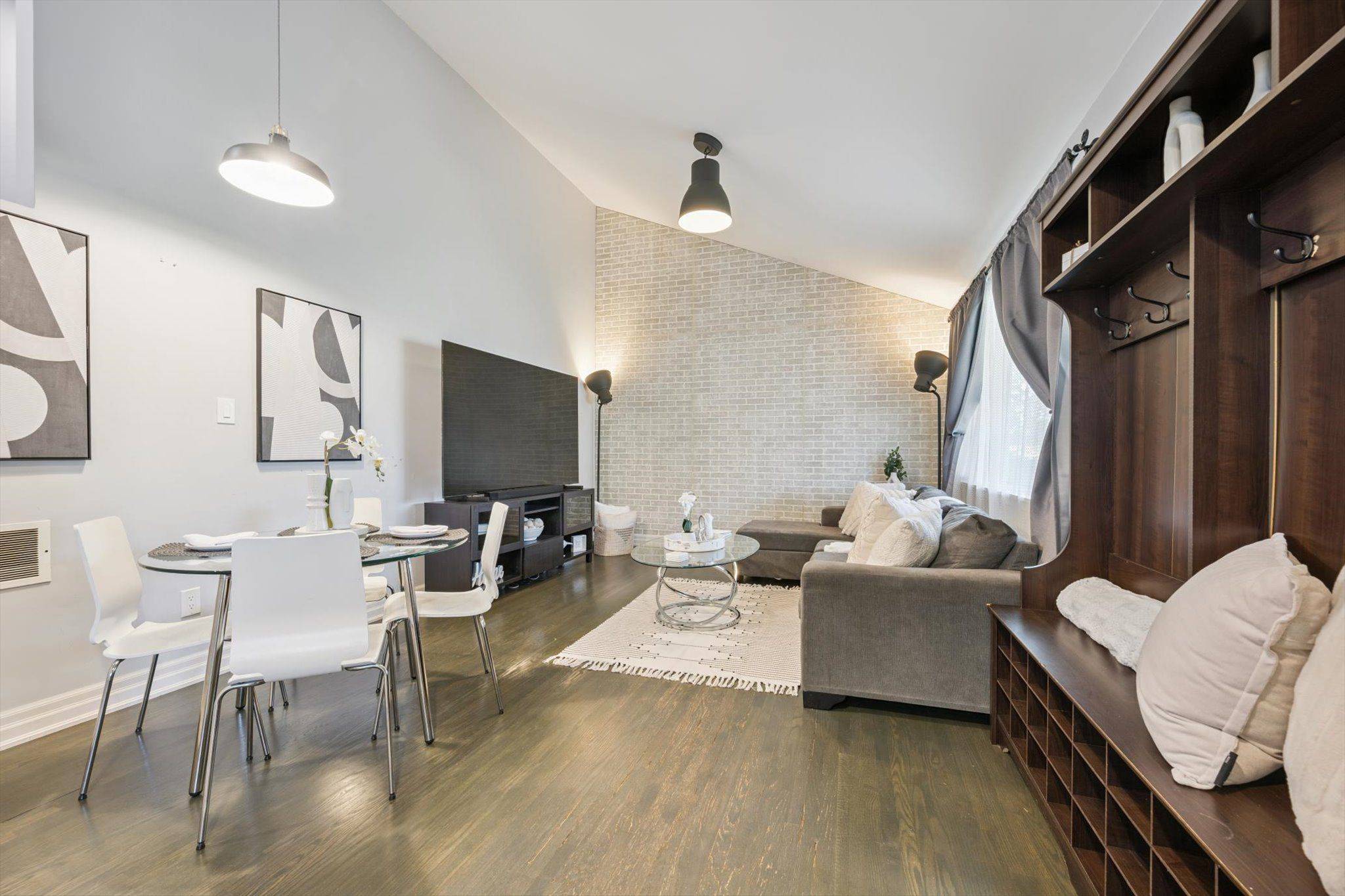 Brampton, ON L6W 1M1,57 Nanwood DR