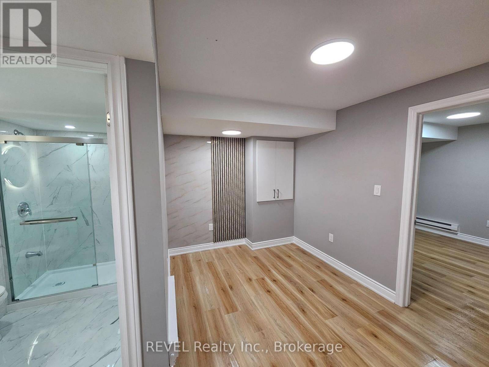 Thorold, ON L2V 0K9,16 CONCORD DR #LOWER