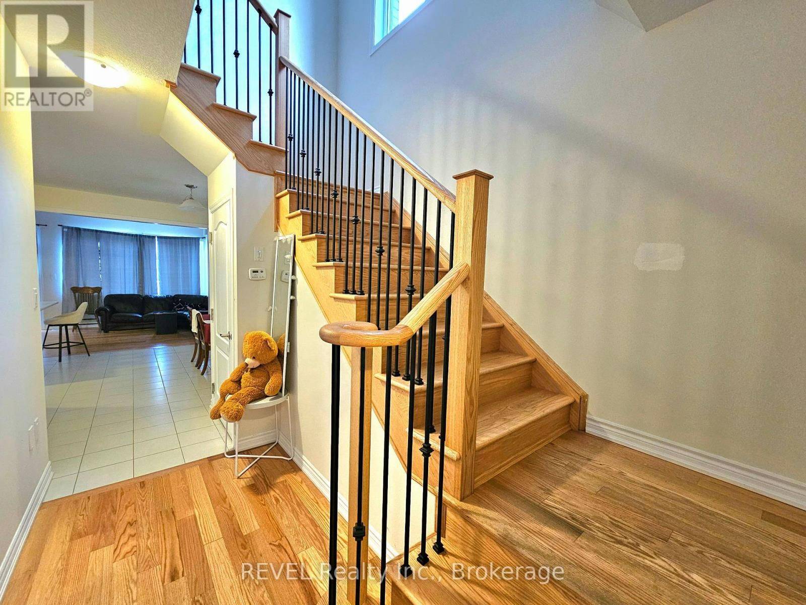 Thorold, ON L2V 0K9,16 CONCORD DR #UPPER