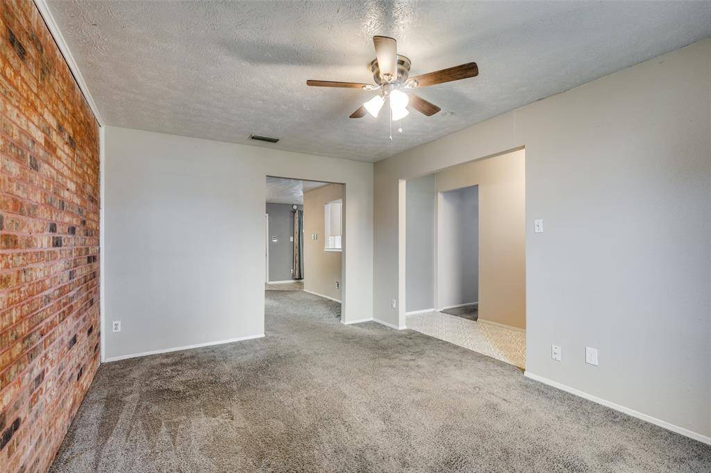 Grand Prairie, TX 75052,82 E Mountain Creek Drive E