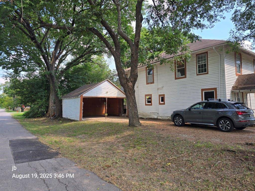 Kaufman, TX 75142,506 N Washington Street