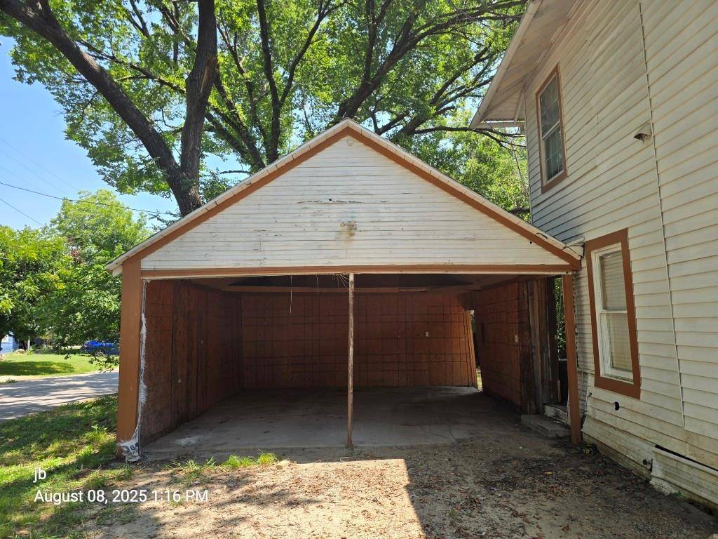 Kaufman, TX 75142,506 N Washington Street