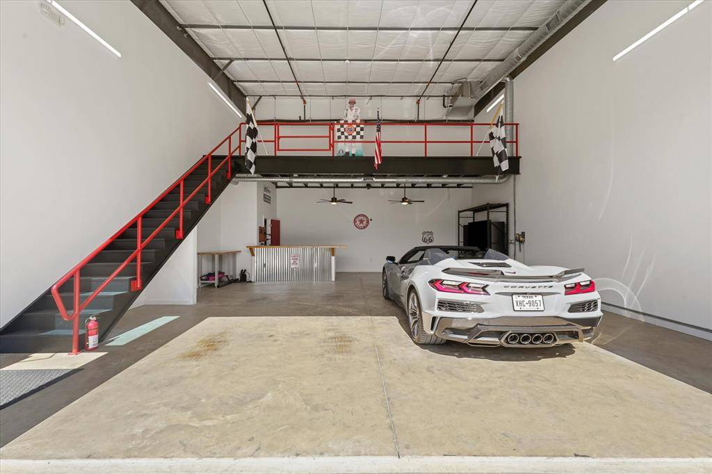 Roanoke, TX 76262,1725 N Highway 377 #703