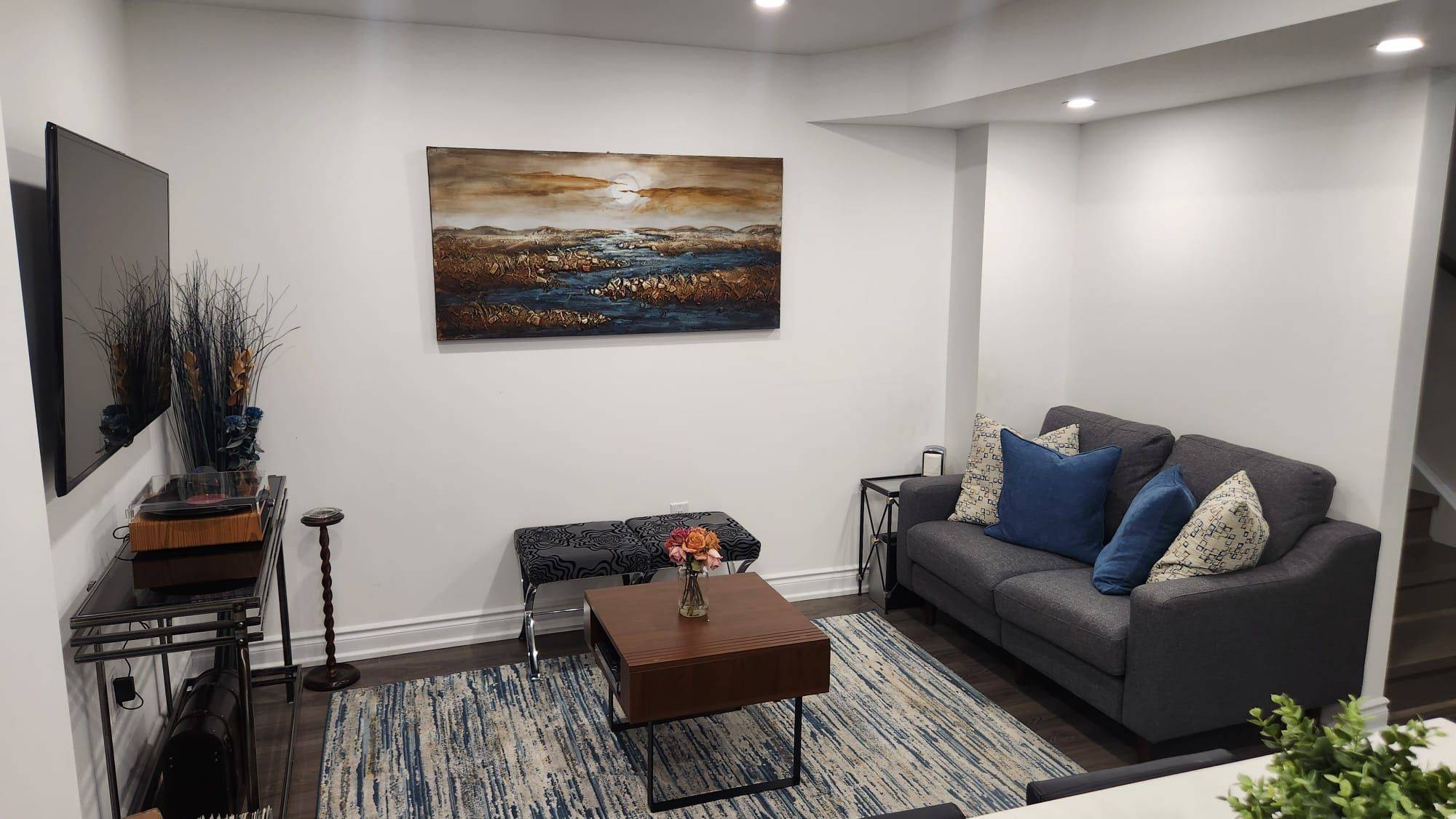 Bradford West Gwillimbury, ON L3Z 4K4,74 Westlake CRES #Basement