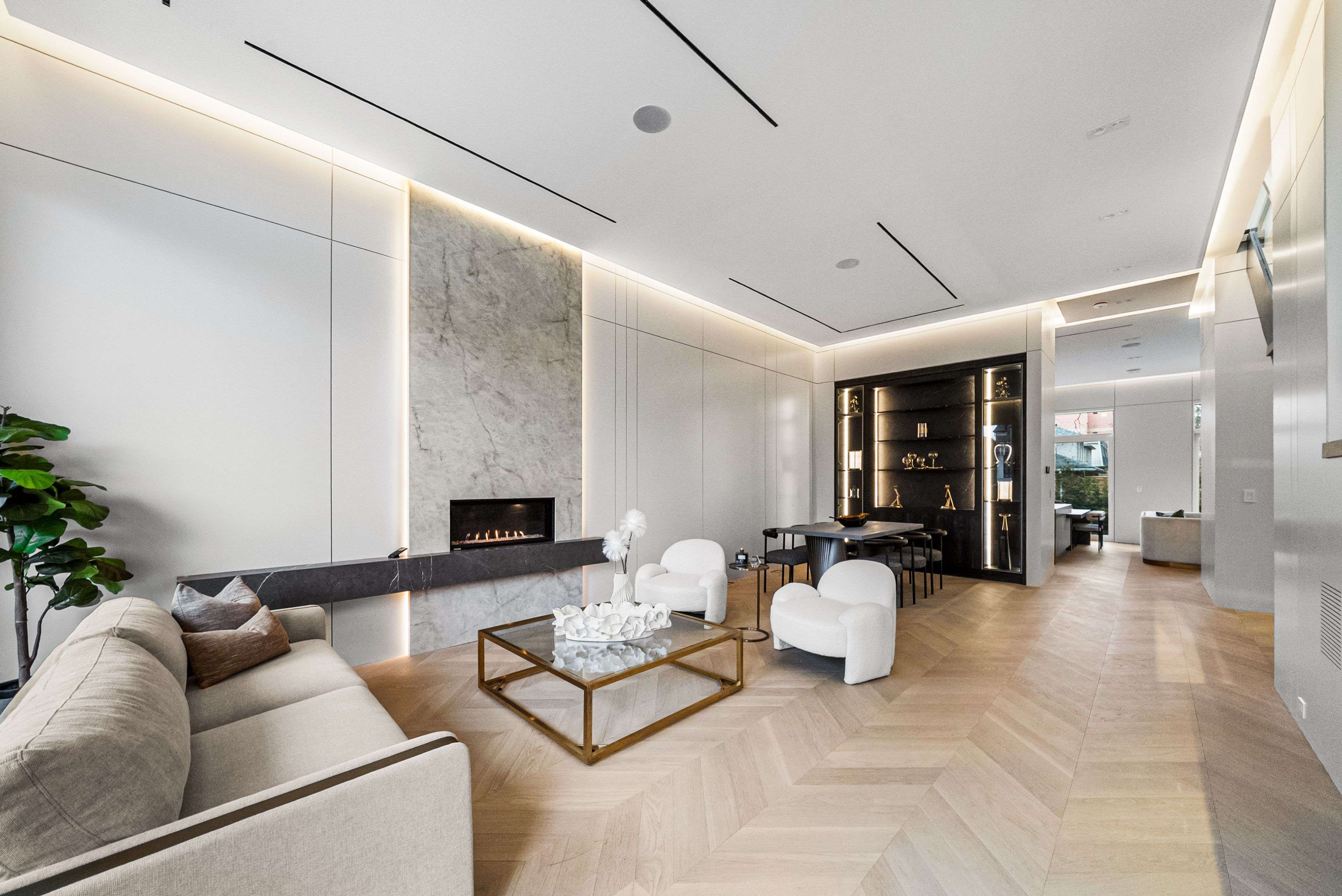 Toronto C11, ON M4G 2E9,167 Parkhurst BLVD