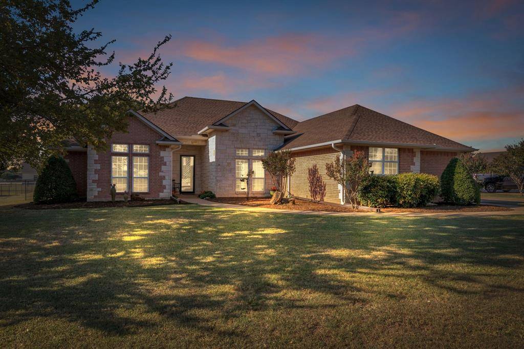 Granbury, TX 76049,2101 W Emerald Bend Court