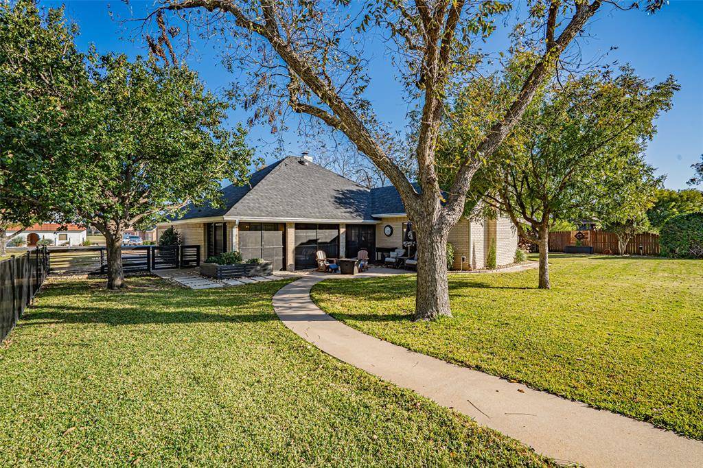 Granbury, TX 76049,9000 Woodlawn Drive