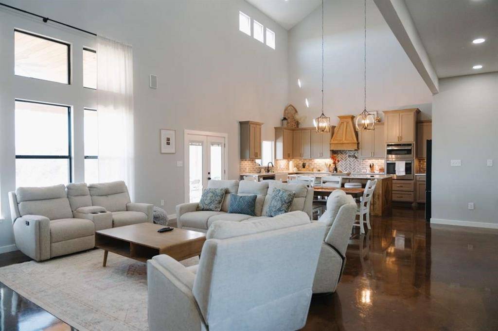 Elm Mott, TX 76640,1097 Oak Knoll Lane