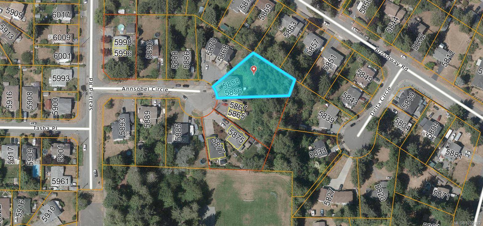 Nanaimo, BC V9V 1E1,5858/5856 Annsobel Cir