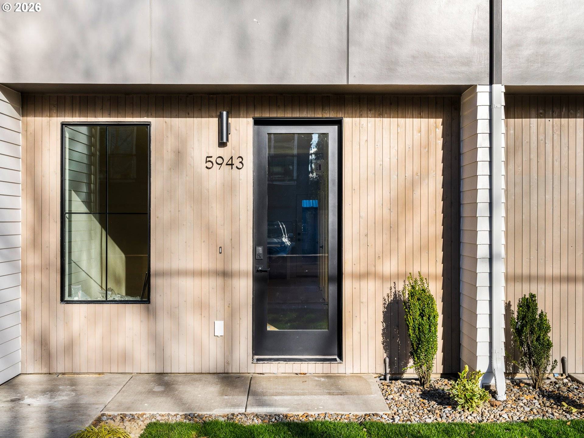 Portland, OR 97206,5943 SE 60th AVE