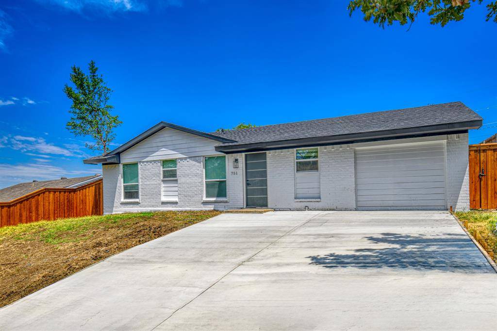 Dallas, TX 75211,751 Botany Bay Drive