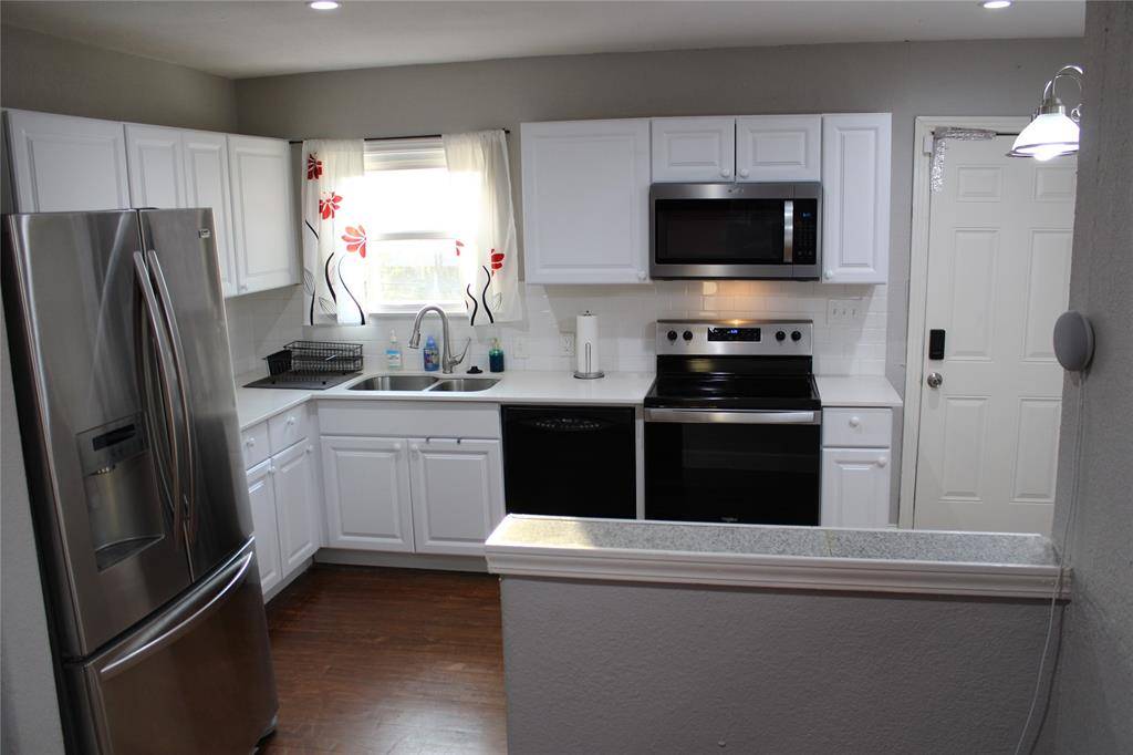 Fort Worth, TX 76116,4208 Fairfax Street