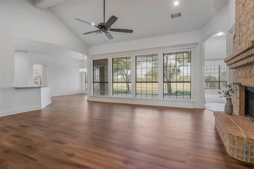 Van Alstyne, TX 75495,102 Buckskin Drive