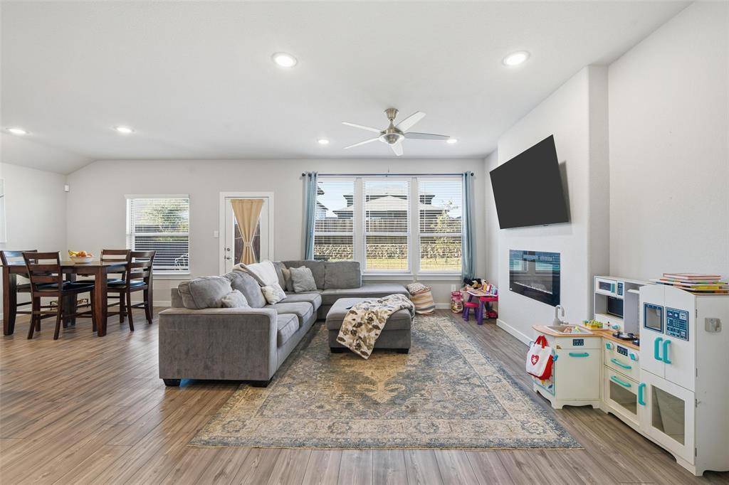 Fort Worth, TX 76179,10529 Lequoia Street