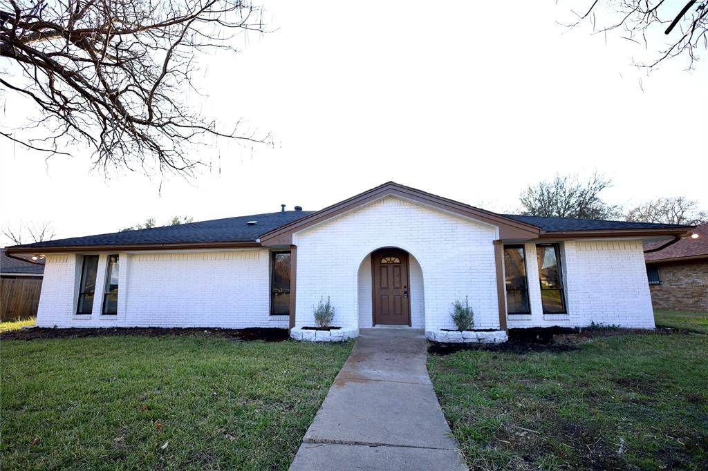 Desoto, TX 75115,905 Pine Tree