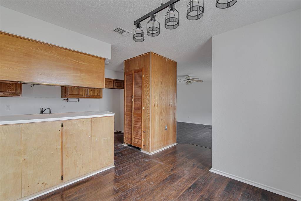 Cleburne, TX 76033,606 Mcanear Street