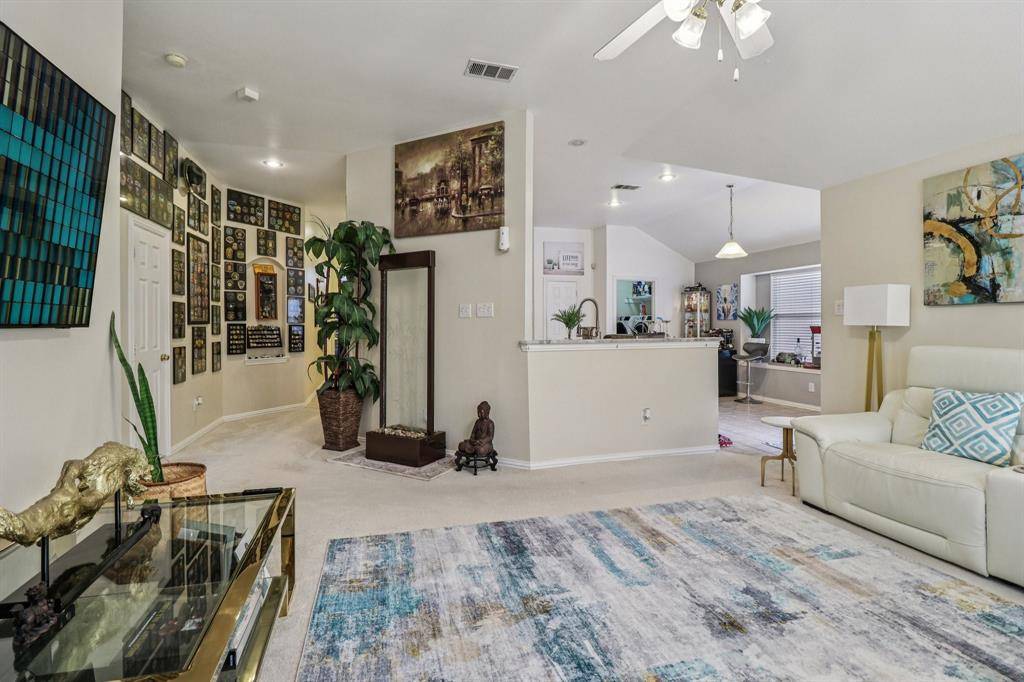 Dallas, TX 75249,7038 Panavision Trail