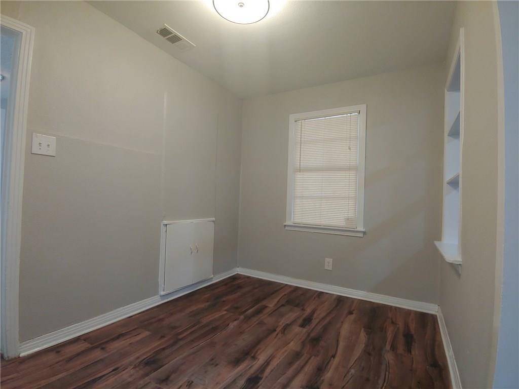 Dallas, TX 75216,2347 Village Way