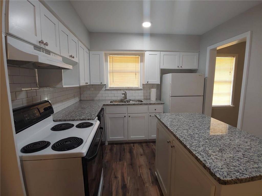 Dallas, TX 75216,2347 Village Way