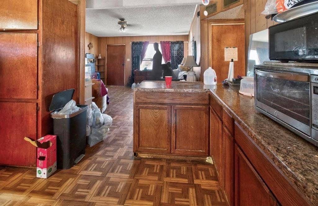 Eden, TX 76837,804 Jay Street