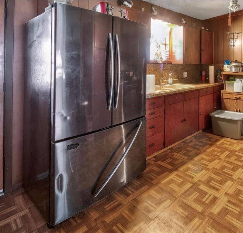 Eden, TX 76837,804 Jay Street