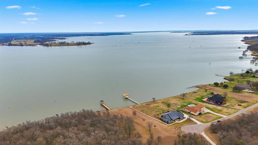 Corsicana, TX 75109,401 MEANDERING Way