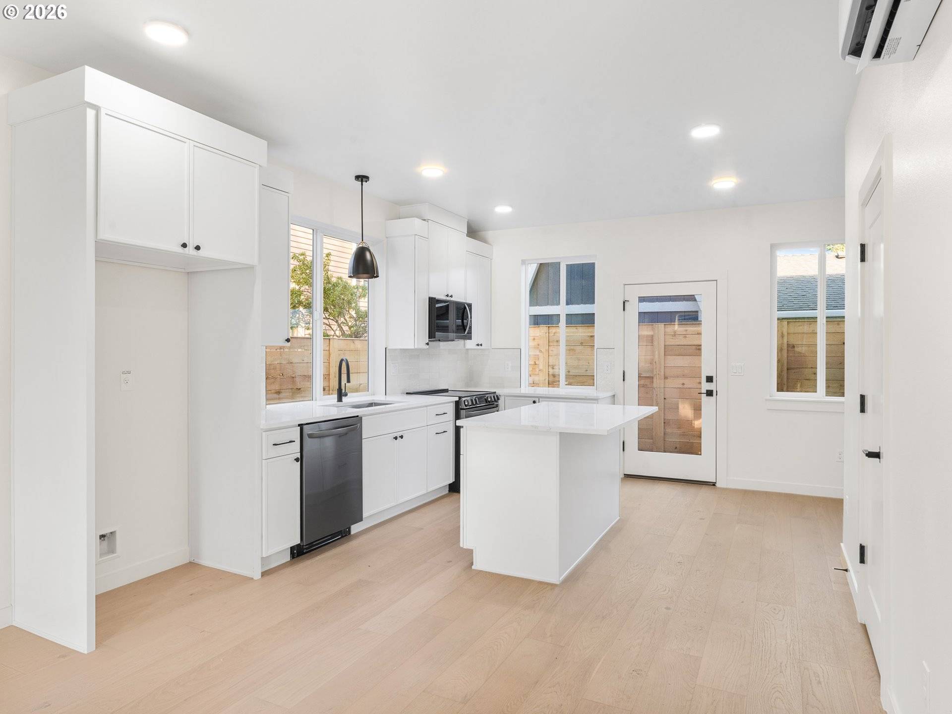 Portland, OR 97206,5945 SE 60th AVE